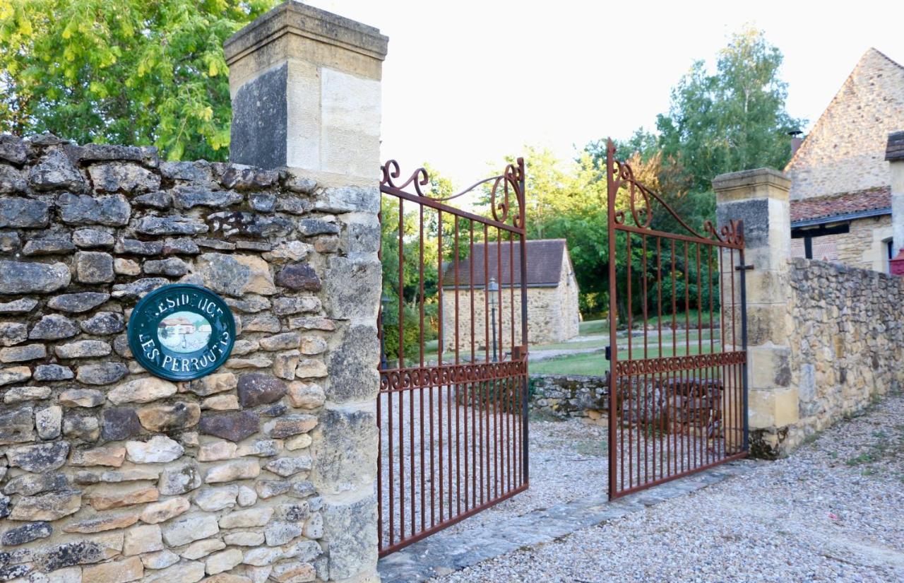 Les Perroutis Vila Saint-Alvère Exterior foto