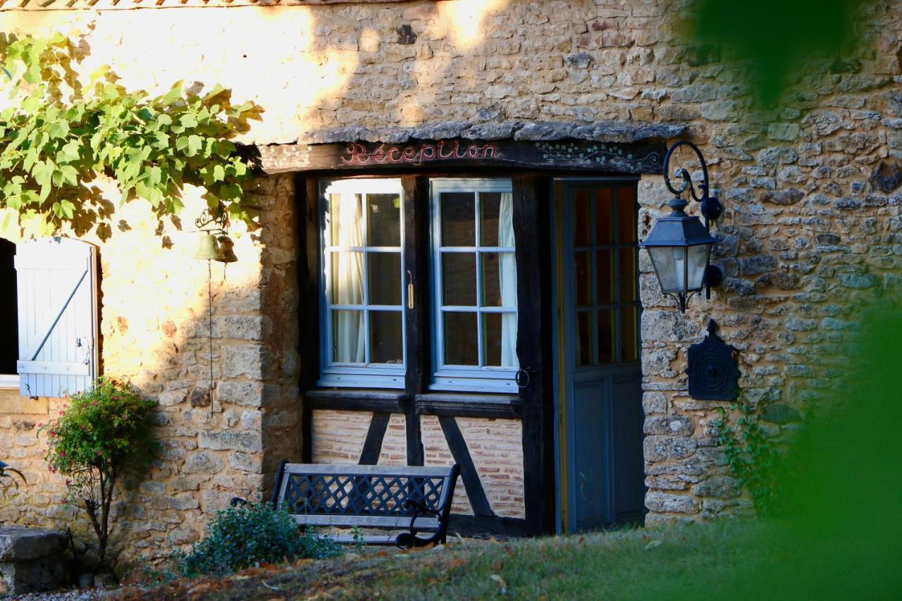 Les Perroutis Vila Saint-Alvère Exterior foto