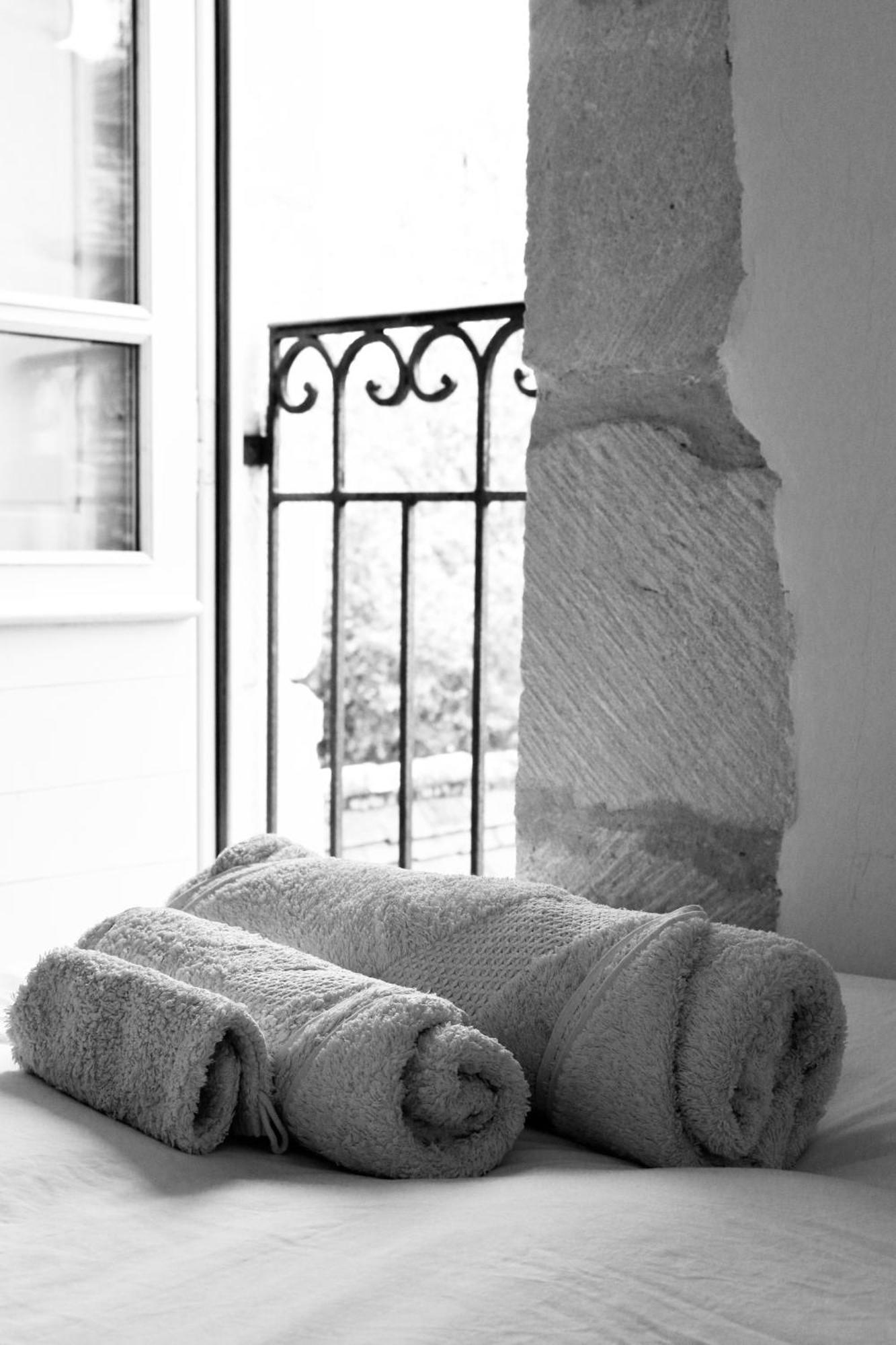 Les Perroutis Vila Saint-Alvère Quarto foto