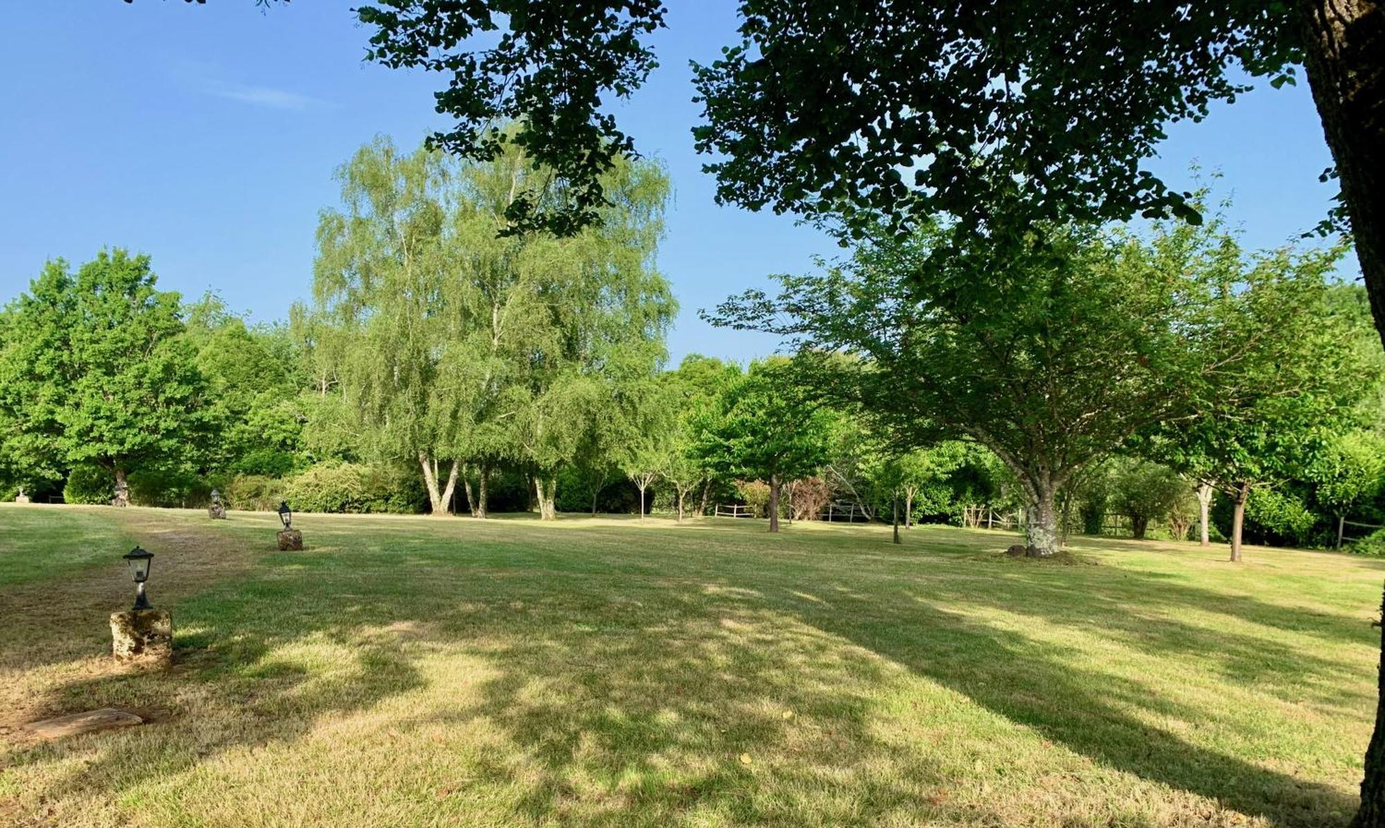 Les Perroutis Vila Saint-Alvère Exterior foto